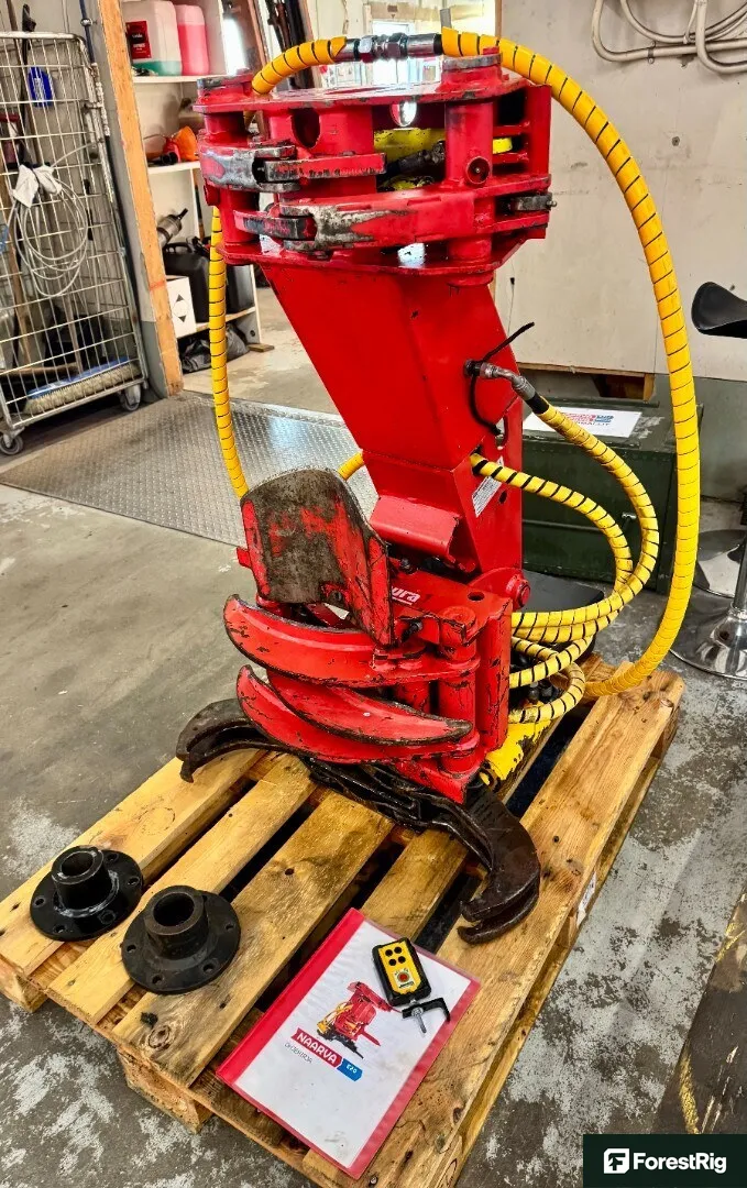 Accumulating tree shear Naarva-Koura 1000-23E